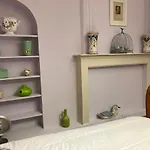 Au 33 D'hotes לינה וארוחת בוקר *