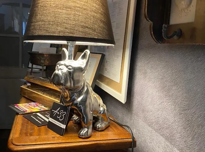 Au 33 D'hotes Bed & Breakfast *